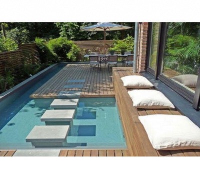 Piscine d'exception avec terrasse en bois 