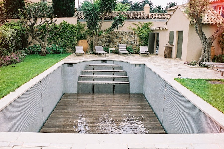 construction piscine fond mobile