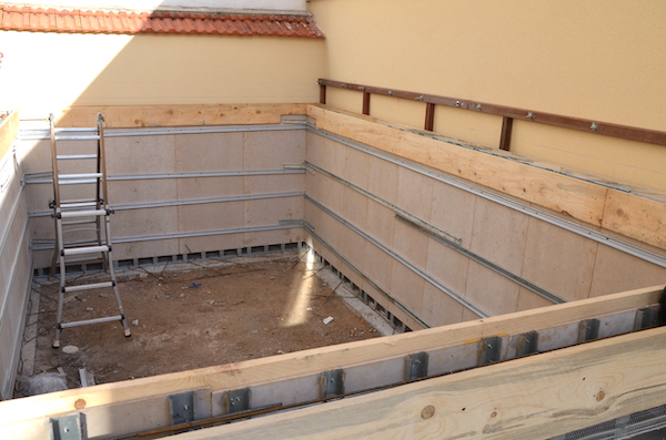 Structure basin monobloc piscine