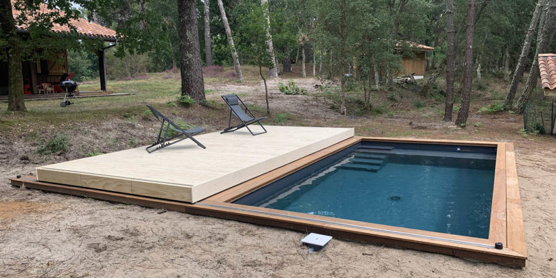 Piscine  fond mobile sur un toit